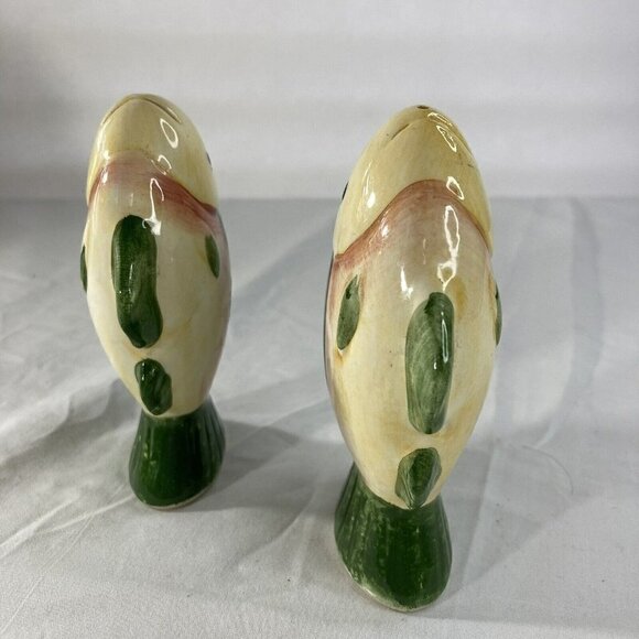 Cabin Chic Hand Painted Ceramic Green Yellow Pink Fish Salt Pepper Shakers 4” - Picture 5 of 12